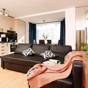 Appartamento Enchanting Retreat - Historic Old Town - Pet-Friendly Haven - Steps From Unirii, Bucarest